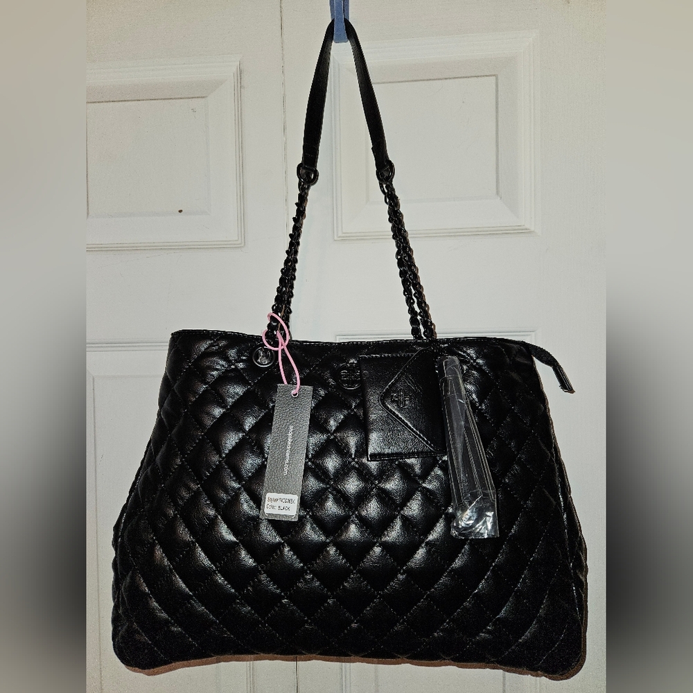 #049 Like Dreams - Black Vegan Leather Quilted Hand Bag